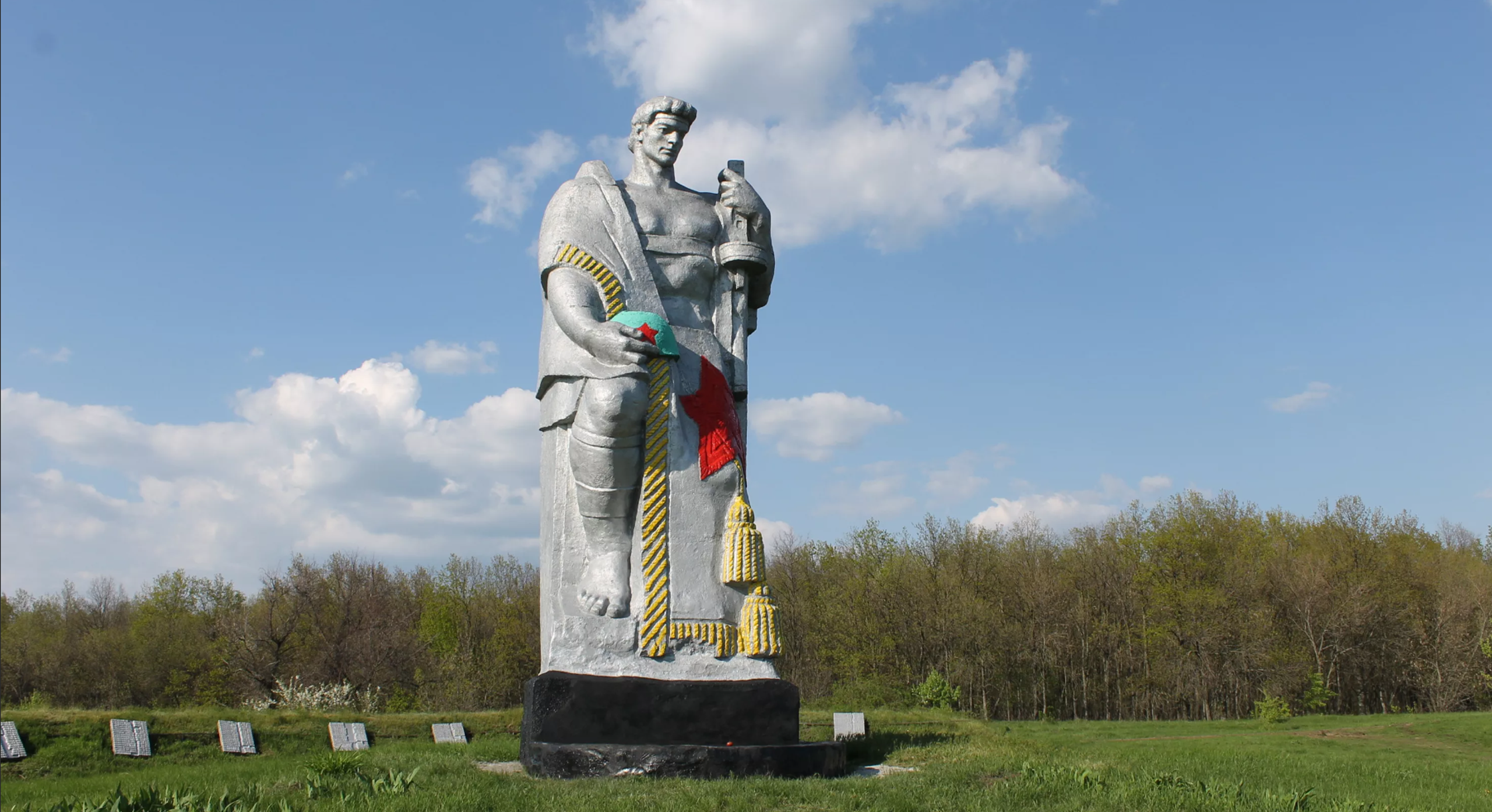 Памятник Воину.